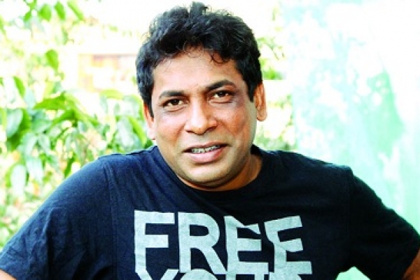 ফের হাসপাতালে ভর্তি মোশাররফ করিম
