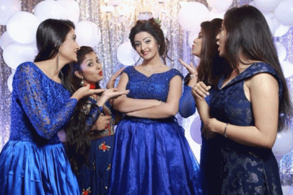 পরীমণির জন্মদিনে নীল-সাদা পোশাকের আসল রহস্য...