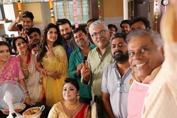‘চালবাজ’ শেষে দেশে ফিরছেন শাকিব খান