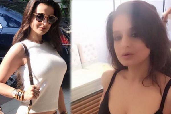 ছবি পোস্ট করে বিতর্কের ঝড় তুললেন আমিশা!