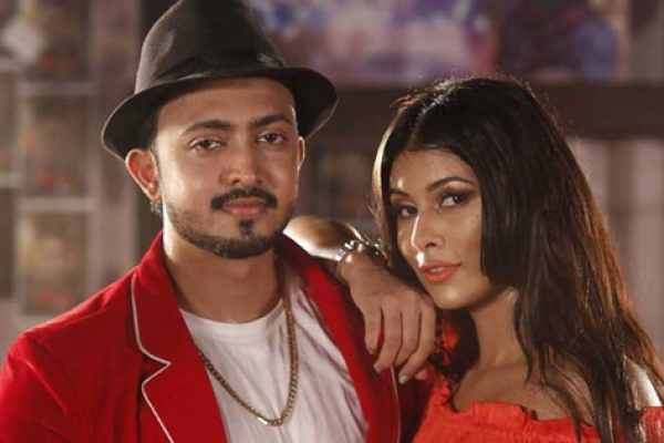 কাজী শুভর ‘সুন্দরী’ টয়া