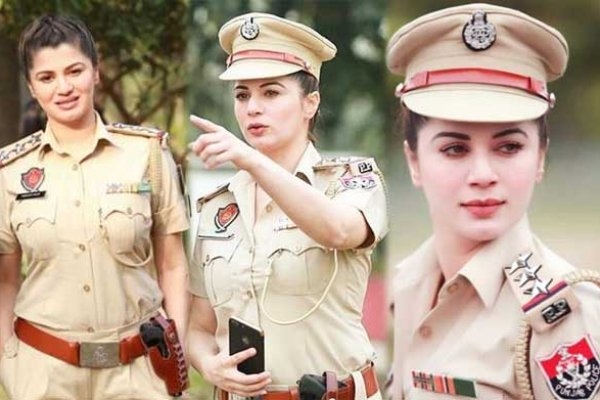 অবশেষে রহস্য উন্মোচিত হলো ভাইরাল হওয়া সেই সুন্দরী পুলিশ অফিসারের প্রকৃত তথ্য
