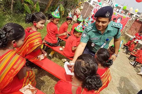 সুবিধাবঞ্চিত এই শিশুরা আমার চোখে পানি এনেছে..