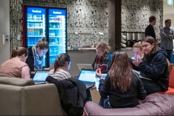 বিভিন্ন পদে কর্মী নিয়োগ করবে ফেসবুক  বিভিন্ন পদে কর্মী নিয়োগ করবে ফেসবুক