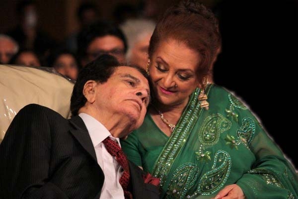 দিলীপ কুমারের অবস্থার অবনতি, দোয়া চাইলেন তার স্ত্রী