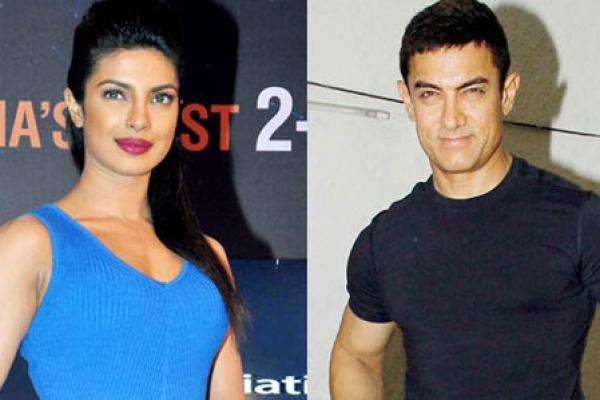 প্রিয়াঙ্কা চোপড়ার থেকে ‘দূরে সরছেন’ আমির খান?
