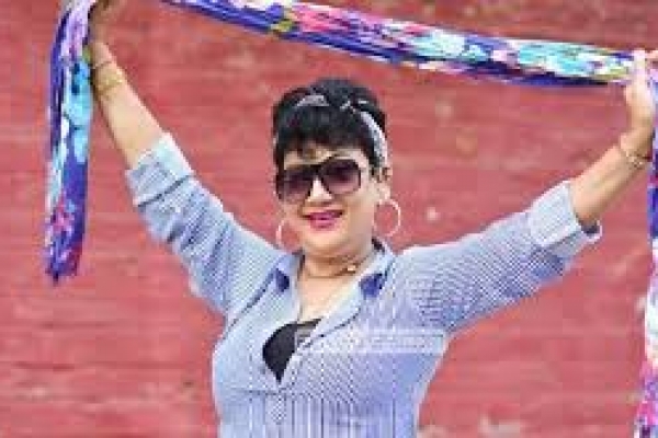  খেতে না পেয়ে ভাতের মাড় নিয়ে কাড়াকাড়ি করতাম: চিত্রনায়িকা নূতন