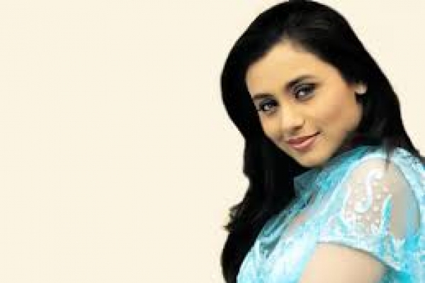 মেয়েকে ক্যামেরার সামনে আনা যাবে না, রানি মুখার্জিকে নির্দেশ