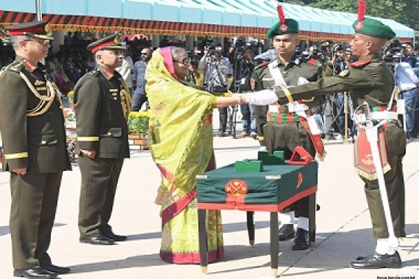 সোর্ড অফ অনার ও গোল্ড মেডেল দুটিই সাদমানের