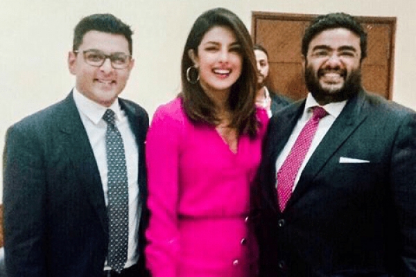 ভাইদের সাথে প্রিয়াঙ্কা চোপড়া