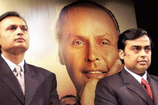 ঋণগ্রস্ত ভাইয়ের পাশে টাকার পাহাড় নিয়ে হাজির মুকেশ  ঋণগ্রস্ত ভাইয়ের পাশে টাকার পাহাড় নিয়ে হাজির মুকেশ