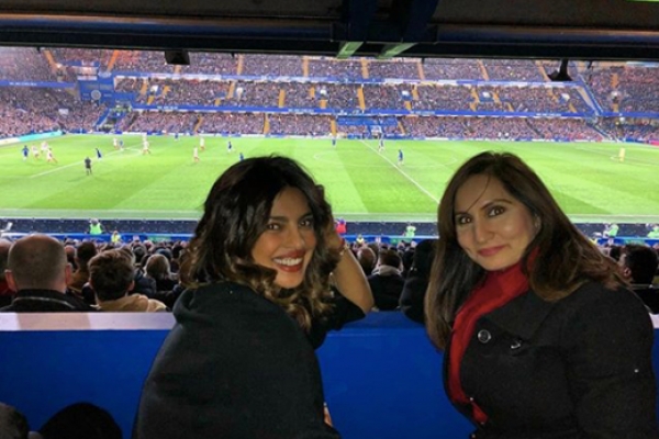 লন্ডনে খেলার মাঠে উচ্ছ্বসিত প্রিয়াংকা চোপড়া