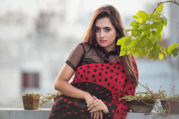  শুটিং ফেলে স্বামীকে সময় দিতে অস্ট্রেলিয়ায় চলে গেলেন তানিয়া