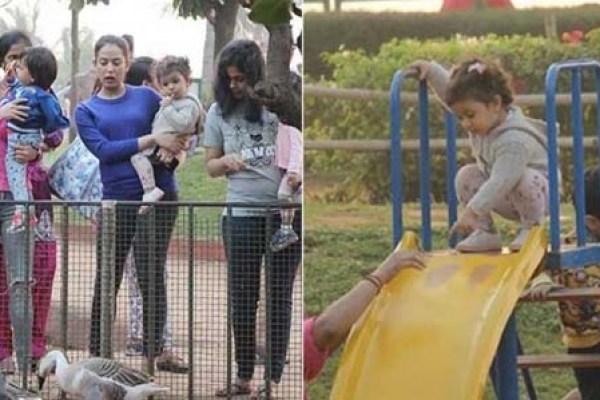 শহিদ কন্যার ছবি তুলতেই ক্ষেপে গেলেন মা