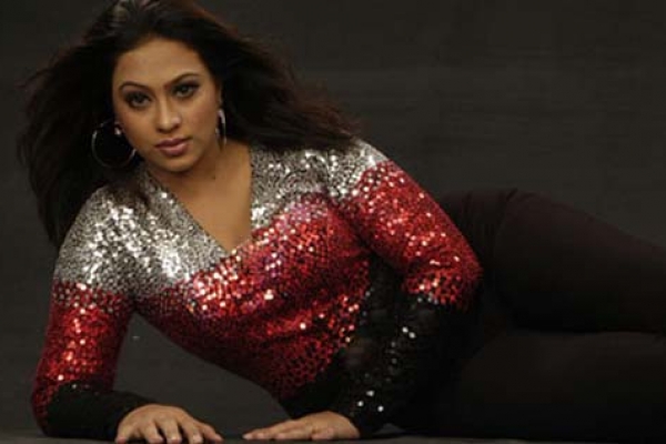 পপিকে কাছে পেয়ে একি করলেন দর্শকরা? কেঁপে উঠল পুরো মঞ্চ, জ্ঞান হারানোর অবস্থা!