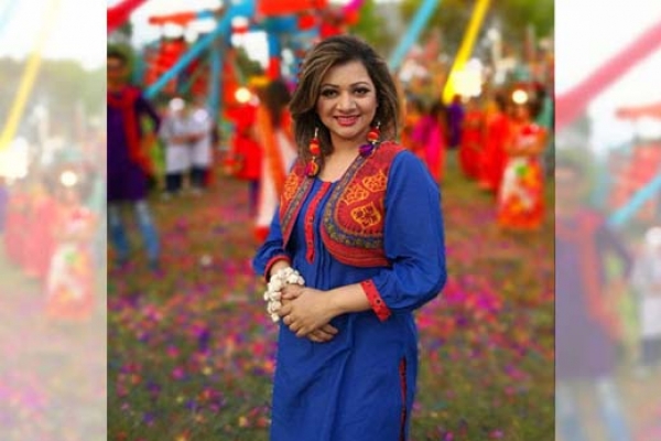 এবার কলকাতা মাতাবেন আঁখি আলমগীর