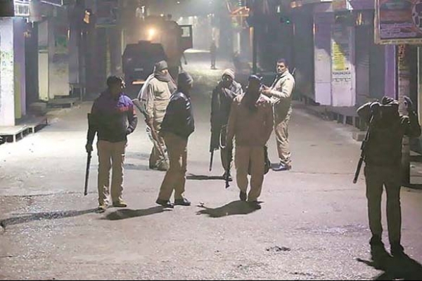 রাস্তা আগে কাদের, তুচ্ছ ঘটনাকে কেন্দ্র করে ভয়াবহ দাঙ্গা