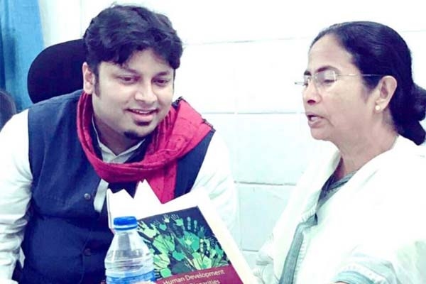 গান্ধীজি নন বেঁচে থাকলে নেতাজিই হতেন জাতির জনক: অনুপম হাজরা