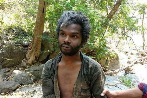 ক্ষুদার তাড়নায় ভাত চুরি করে খাওয়ায় পাগল যুবককে পিটিয়ে হত্যা!