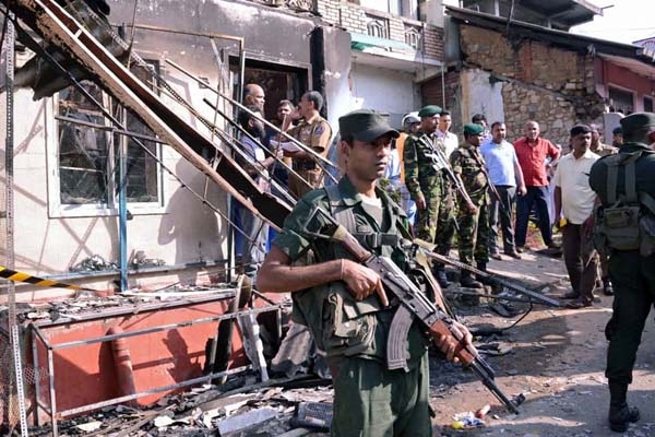 বৌদ্ধ-মুসলিম দাঙ্গায় শ্রীলংকা জুড়ে জরুরি অবস্থা ঘোষণা