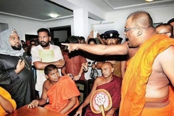 শ্রীলঙ্কায় আতঙ্কিত মুসলমানরা বললেন, ‘জানি না কোথায় যাব’