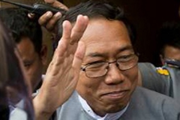  মিয়ানমার সরকার রাখাইনদের দাসের মতো ব্যবহার করে : ড. অ্যা মং