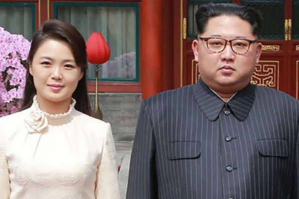 জার্মান প্রশিক্ষিত ডাক্তার দিয়ে গোপনে চিকিৎসা চলছে কিম জং উনের!