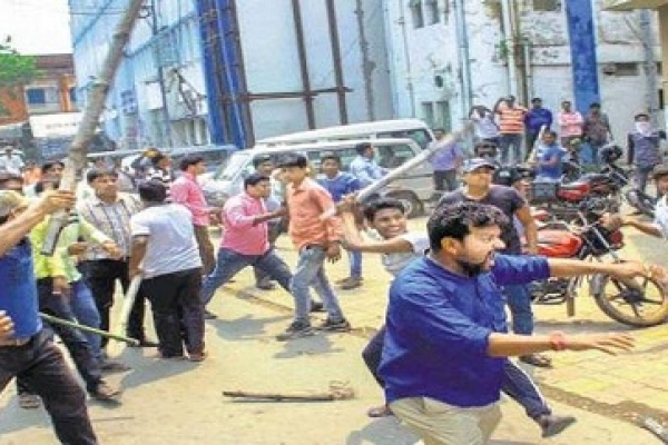 ব্যাপক সহিংসতা, ১২ জনের প্রাণহানি 