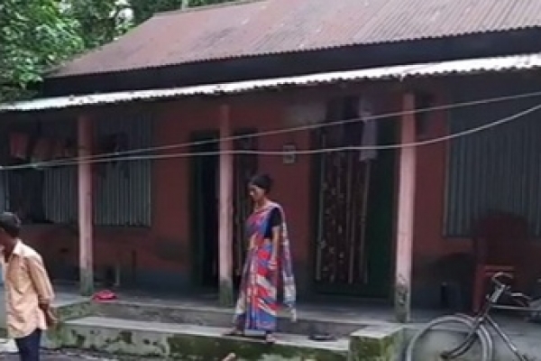 ছেলের বাড়ি না থাকার সুযোগে রোজ সন্ধ্যায় বউমার সঙ্গে এই কাজ করতেন শ্বশুর!