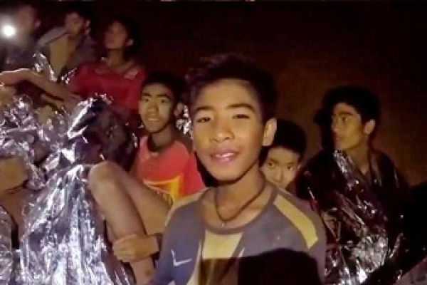 অবশেষে গুহা থেকে ক্ষুদে ফুটবলারদের উদ্ধারে অভিযান শুরু