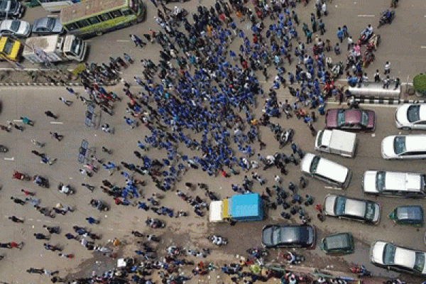 রাজধানীর ফার্মগেটে শিক্ষার্থীদের সড়ক অবরোধ প্রত্যাহার