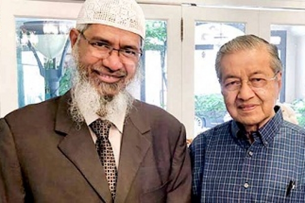 ভালো মুসলিম হওয়ার আগে ভালো মানুষ হতে হয়: জাকির নায়েক