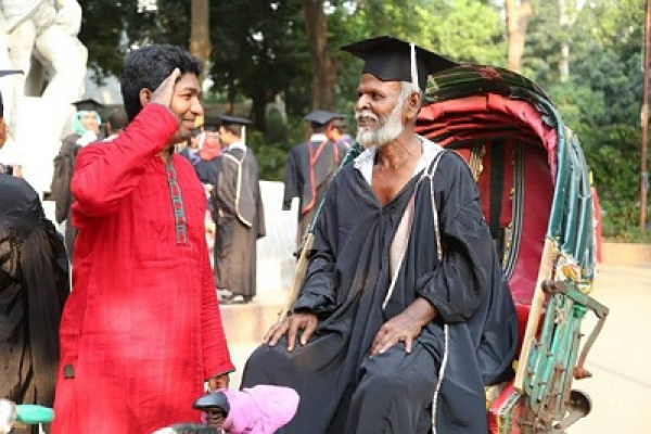 জানা গেল, ঢাবির ভাইরাল ছবিটির আসল ব্যাখ্যা