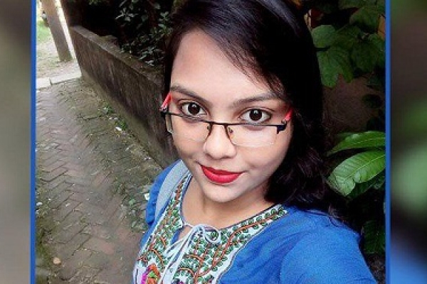 রাত ৯টায় সিঙ্গারা কিনে ফিরতেই ...!