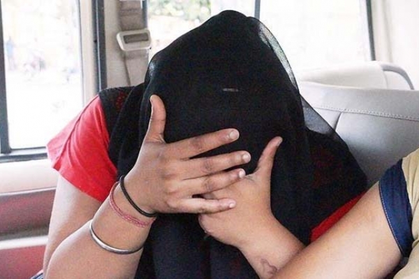 নাবালক ছেলেকে লালসার শিকার করলো ৩৬ বছরের নারী!
