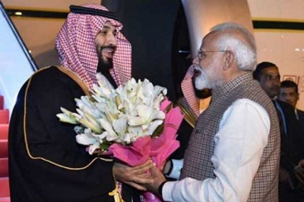 ক্রাউন প্রিন্স সালমানের জন্য প্রটোকল ভাঙলেন নরেন্দ্র মোদি
