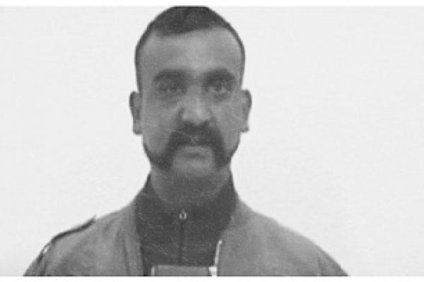 ভারতীয় পাইলট দেশে ফিরেই সুর পাল্টালেন!