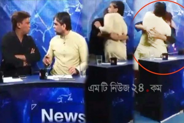 লাইভ টিভি টকশো'তে সাংবাদিককে ফেলে বেধড়ক পেটালেন নেতা!
