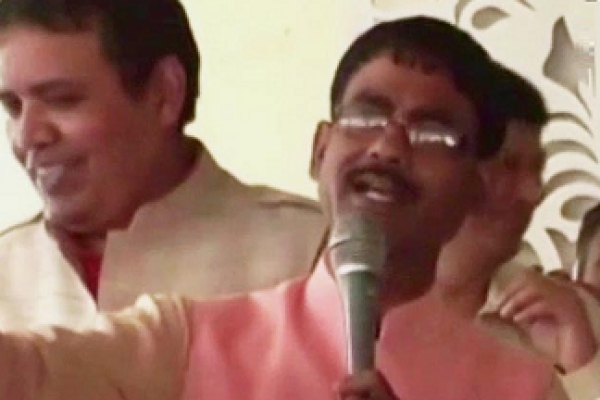 কাশ্মিরী সুন্দরী কন্যাদের বিয়ে করো: বিজেপি নেতা