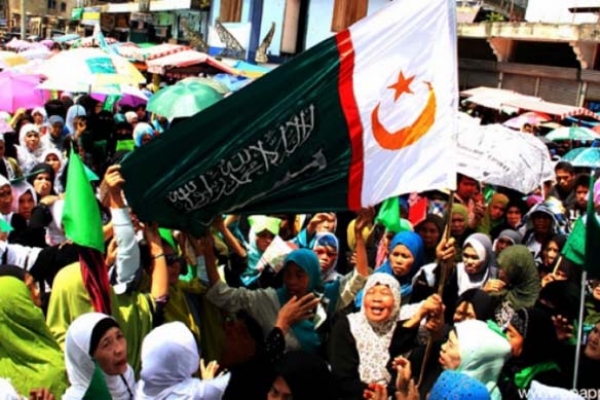 স্বাধীনতার পর নতুন পতাকা পেলো এশিয়ার এই নয়া মুসলিম রাষ্ট্রটি