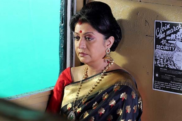 রাতের অন্ধকারে বিজেপি নেতার বাড়িতে অভিনেত্রী দেবশ্রী