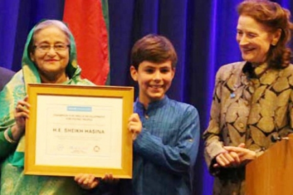  চ্যাম্পিয়ন অব স্কিল পুরস্কার পেলেন প্রধানমন্ত্রী শেখ হাসিনা