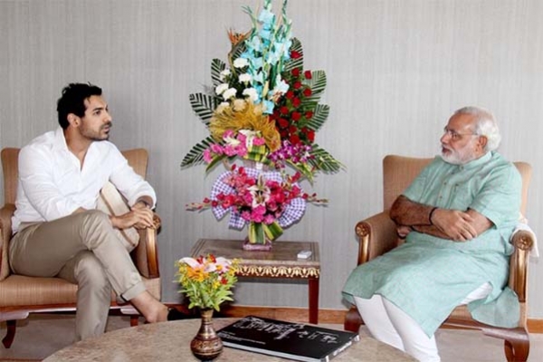 কেরালাবাসী শিক্ষিত বলে মোদি ঝড় থেকে মুক্ত : জন আব্রাহাম
