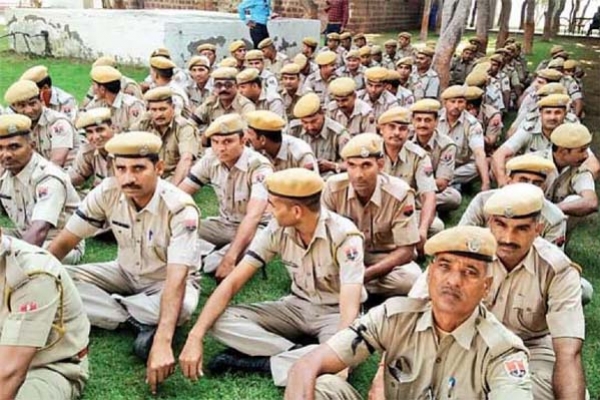 ভারতে মুসলমান পুলিশ সদস্যদের দাড়ি কামিয়ে ফেলার নির্দেশ!