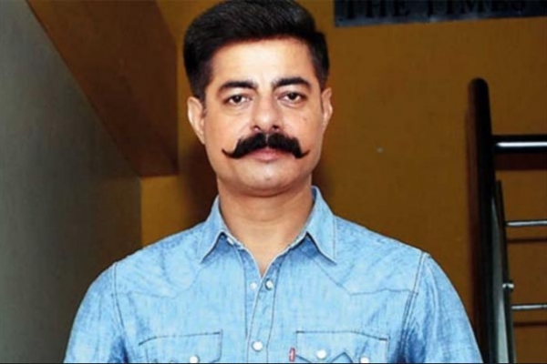 মুসলিম শিক্ষার্থীদের পাশে দাঁড়িয়ে চাকরি হারালেন সুশান্ত সিং