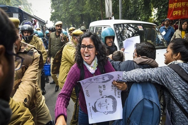 দিল্লিতে ১৪৪ ধারা জারি, ইন্টারনেট সেবা বন্ধ