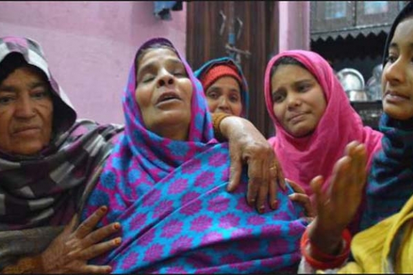 'যোগী-মোদি দু'‌জনে নিঃসন্তান বলেই কি আমাদের সন্তানরা ম'রবে?'