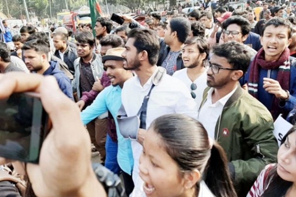 ঢাবি ছাত্রী ধ'র্ষণের ঘটনায় জড়িতদের গ্রেফতারে ৪৮ ঘণ্টার আ'ল্টিমে'টাম ভিপি নুরের