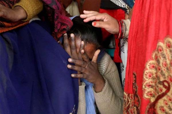 বাবা সুস্থ হয়ে যাবে, এই আশায় ভাবির শরীরে ১০১ বার ছু'রি নিয়ে কো'পালেন ননদ