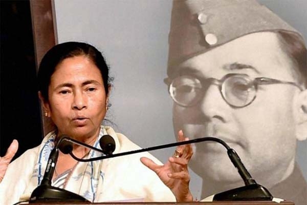 নেতাজি ধর্ম নিরপেক্ষতার কথা বলেছেন, বিজেপি দেশত্যাগ করাচ্ছে : মমতা